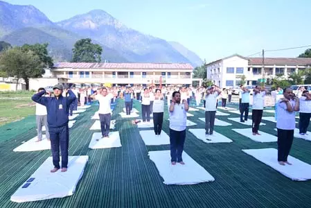 गंगोत्री-यमुनोत्री धाम में भी गूंजा योग का संदेश, जनपदों में हुए भव्य आयोजन गंगोत्री-यमुनोत्री धाम में भी गूंजा योग का संदेश, जनपदों में हुए भव्य आयोजन