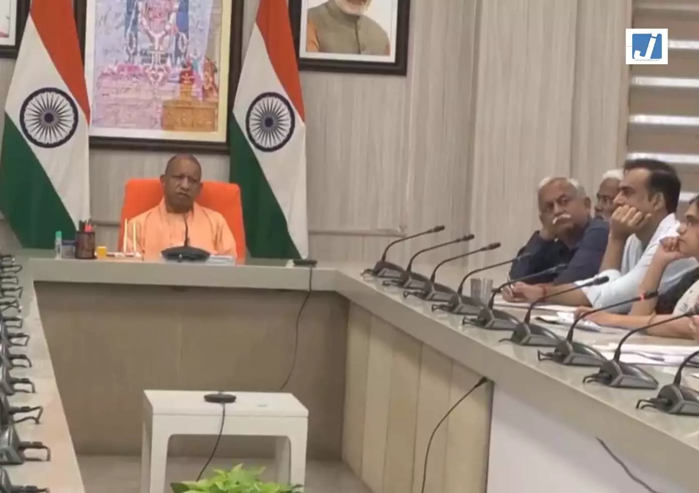 लखनऊ में मुख्यमंत्री योगी आदित्यनाथ ने की जल संरक्षण पर उच्च स्तरीय बैठक की अध्यक्षता लखनऊ में मुख्यमंत्री योगी आदित्यनाथ ने की जल संरक्षण पर उच्च स्तरीय बैठक की अध्यक्षता