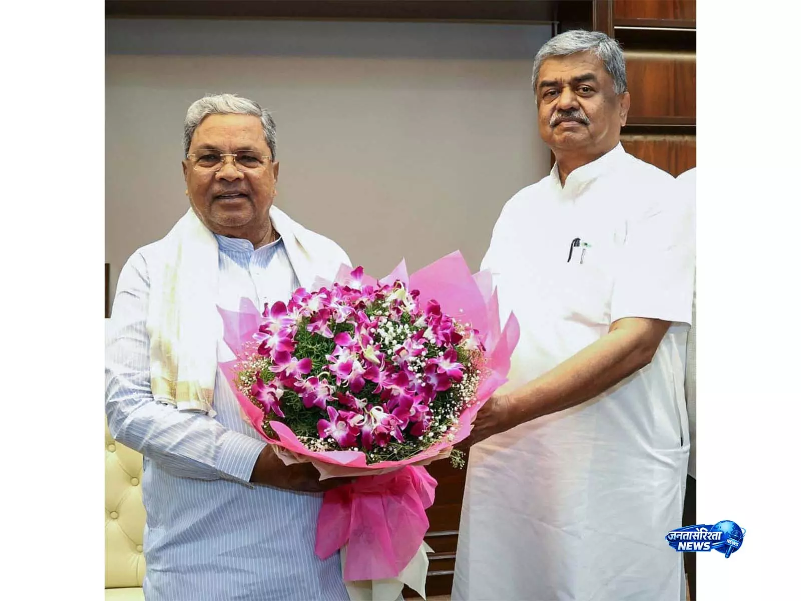 सिद्धारमैया ने बीके हरिप्रसाद को KPCC अध्यक्ष बनने पर बधाई दी, 2028 चुनावों की तैयारी पर जोर सिद्धारमैया ने बीके हरिप्रसाद को KPCC अध्यक्ष बनने पर बधाई दी, 2028 चुनावों की तैयारी पर जोर