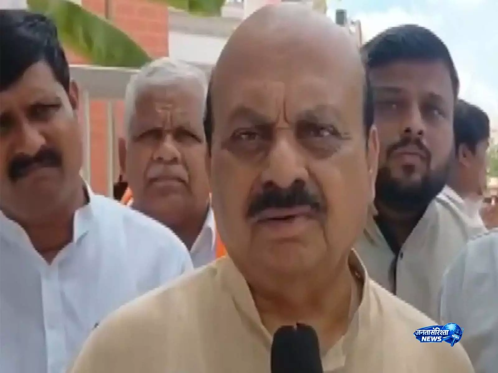 भोले-भाले विधायक पैसे के लालच में आ गए: कर्नाटक MLC चुनाव में क्रॉस-वोटिंग पर BJP के बोम्मई का बयान भोले-भाले विधायक पैसे के लालच में आ गए: कर्नाटक MLC चुनाव में क्रॉस-वोटिंग पर BJP के बोम्मई का बयान