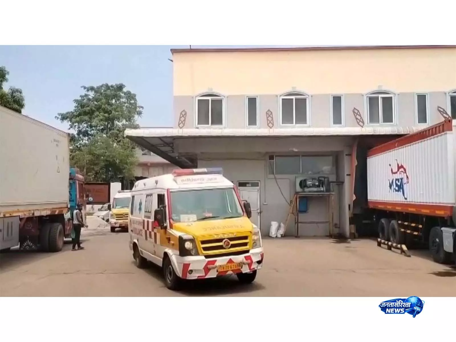 तिरुवल्लूर अमोनिया गैस लीक हादसा: CM विजय ने की परिवारों के लिए 2 लाख रुपये की राहत राशि की घोषणा तिरुवल्लूर अमोनिया गैस लीक हादसा: CM विजय ने की परिवारों के लिए 2 लाख रुपये की राहत राशि की घोषणा