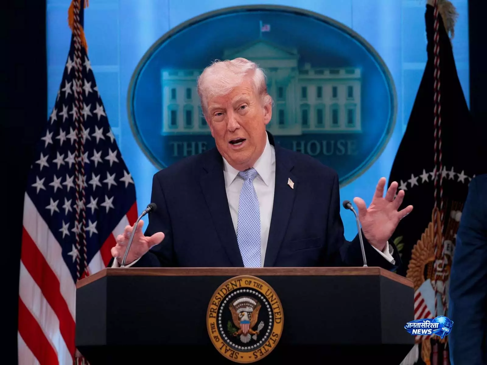 Trump की ईरान को कड़ी चेतावनी—स्ट्रेट ऑफ हॉर्मुज़ बंद करने पर गंभीर परिणाम की बात
