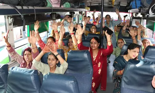 J&K: जम्मू में माता खीर भवानी यात्रा को हरी झंडी दिखाकर रवाना किया गया J&K: जम्मू में माता खीर भवानी यात्रा को हरी झंडी दिखाकर रवाना किया गया
