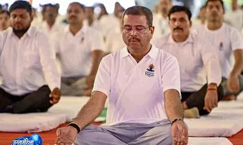 Delhi धर्मेंद्र प्रधान ने योग को बताया समाधान का रास्ता Delhi धर्मेंद्र प्रधान ने योग को बताया समाधान का रास्ता