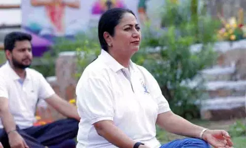 Delhi बीजेपी नेता शहर भर में योग कार्यक्रमों में शामिल हुए।