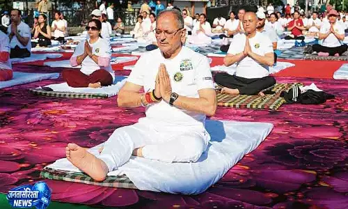 Shimla कविंदर गुप्ता ने योग को बताया जरूरी