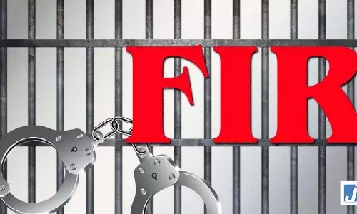 फ्लश टैंक में छिपाकर रखे फोन का इस्तेमाल करते हुए पकड़ा गया NEET अभ्यर्थी फ्लश टैंक में छिपाकर रखे फोन का इस्तेमाल करते हुए पकड़ा गया NEET अभ्यर्थी