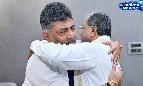 Karnataka : नेतृत्व समझौते का दावा, शिवकुमार ने ‘50-50 फॉर्मूले’ पर दिया बड़ा बयान Karnataka : नेतृत्व समझौते का दावा, शिवकुमार ने ‘50-50 फॉर्मूले’ पर दिया बड़ा बयान