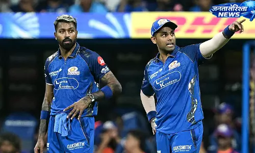 IPL 2026 ट्रेड चर्चा: MI में बड़े बदलाव की अटकलें तेज IPL 2026 ट्रेड चर्चा: MI में बड़े बदलाव की अटकलें तेज