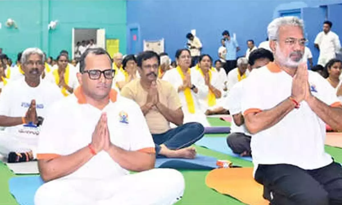 Andhra: योग के अभ्यास से स्वस्थ शरीर संभव Andhra: योग के अभ्यास से स्वस्थ शरीर संभव
