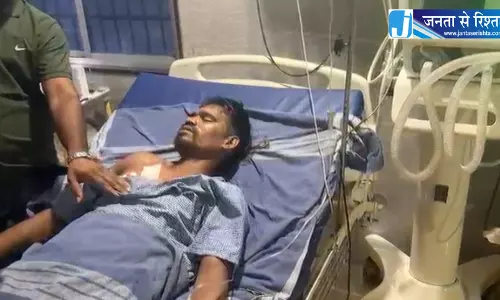 रायपुर : शराब के पैसे नहीं देने पर युवक पर चाकू से हमला, हालत गंभीर रायपुर : शराब के पैसे नहीं देने पर युवक पर चाकू से हमला, हालत गंभीर