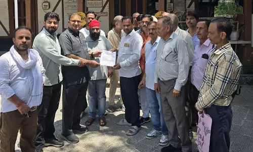 Dharamshala: पठानकोट-जोगिन्दरनगर रेल मार्ग पर ट्रेन सेवा शुरू करने की उठी मांग