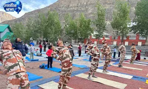 Himachal: सैकड़ों लोगों ने स्वस्थ जीवनशैली अपनाने का संकल्प लिया Himachal: सैकड़ों लोगों ने स्वस्थ जीवनशैली अपनाने का संकल्प लिया