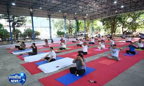 Kangra और चंबा में योग दिवस मनाया गया Kangra और चंबा में योग दिवस मनाया गया