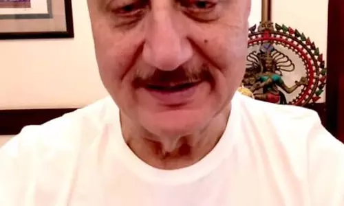 समृद्धि महामार्ग पर सफर कर गदगद हुए अनुपम खेर, बोले- भारत में दूरियां घट रही हैं और संभावनाएं बढ़ रही हैं समृद्धि महामार्ग पर सफर कर गदगद हुए अनुपम खेर, बोले- भारत में दूरियां घट रही हैं और संभावनाएं बढ़ रही हैं