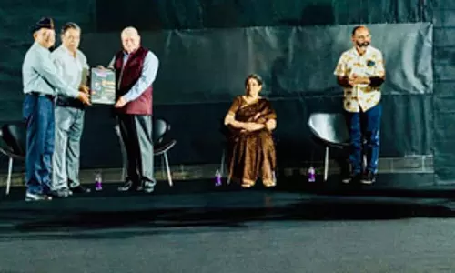 पुणे में डॉक्यूमेंट्री ‘शौर्य दीप’ का हुआ भव्य प्रीमियर, पूर्व वायुसेना प्रमुख एयरचीफ मार्शल पीवी नाइक भी रहे मौजूद पुणे में डॉक्यूमेंट्री ‘शौर्य दीप’ का हुआ भव्य प्रीमियर, पूर्व वायुसेना प्रमुख एयरचीफ मार्शल पीवी नाइक भी रहे मौजूद