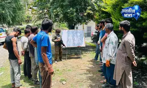 Kishtwar में सेना का नशा विरोधी अभियान चलाया Kishtwar में सेना का नशा विरोधी अभियान चलाया