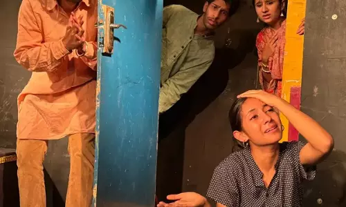 Jammu: नटरंग संडे थिएटर में हास्य का तड़का, ‘चोर’ को मिली सराहना Jammu: नटरंग संडे थिएटर में हास्य का तड़का, ‘चोर’ को मिली सराहना
