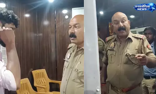 Varanasi कैंट स्टेशन पर छात्र से वसूली का आरोप, छोले-भटूरे के दाम को लेकर वीडियो वायरल Varanasi कैंट स्टेशन पर छात्र से वसूली का आरोप, छोले-भटूरे के दाम को लेकर वीडियो वायरल
