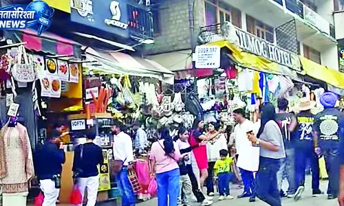 मनाली में सैलानियों का सैलाब