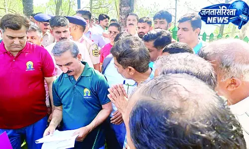 हमीरपुर में सीएम से मिला हिम आंचल पेंशनर संघ हमीरपुर में सीएम से मिला हिम आंचल पेंशनर संघ
