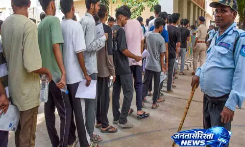 NEET-UG में बिहार में सॉल्वर गैंग का भंडाफोड़, 30 लोग गिरफ्तार NEET-UG में बिहार में सॉल्वर गैंग का भंडाफोड़, 30 लोग गिरफ्तार
