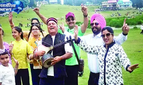 मैदानी इलाकों की गर्मी से बचने डलहौजी-खजियार पहुंचे सैलानी