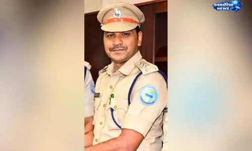 सड़क हादसे में DTO वेंकन्ना की मौत, तेज रफ्तार टिपर ने मारी टक्कर सड़क हादसे में DTO वेंकन्ना की मौत, तेज रफ्तार टिपर ने मारी टक्कर