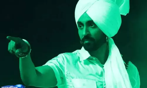 दिलजीत दोसांझ के शो में घुसे प्रदर्शनकारी दिलजीत दोसांझ के शो में घुसे प्रदर्शनकारी