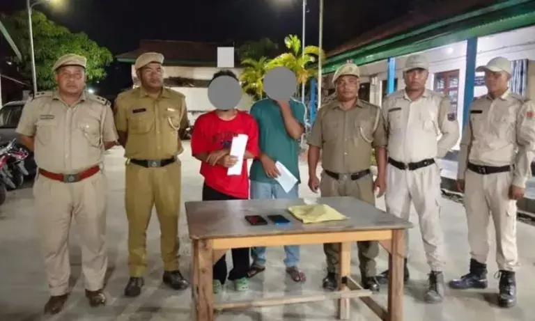 Manipur: सुरक्षा बलों ने ड्रग्स और अवैध हथियार जब्त किए, चार लोग गिरफ़्तार Manipur: सुरक्षा बलों ने ड्रग्स और अवैध हथियार जब्त किए, चार लोग गिरफ़्तार