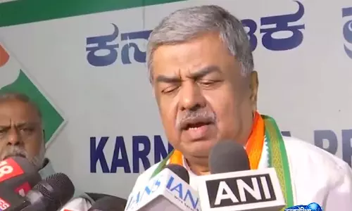 कर्नाटक कांग्रेस अध्यक्ष बीके हरिप्रसाद ने NEET विवाद पर BJP पर लगाए आरोप कर्नाटक कांग्रेस अध्यक्ष बीके हरिप्रसाद ने NEET विवाद पर BJP पर लगाए आरोप