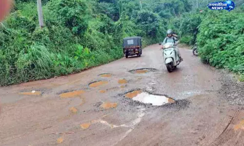 Idukki मेडिकल कॉलेज रोड बदहाल, मरीजों और एंबुलेंस को परेशानी