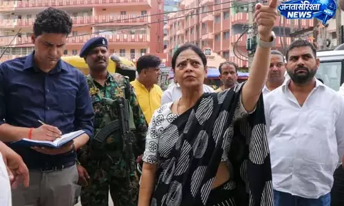 मानगो: NH-33 पर पाइपलाइन बिछाने का काम शुरू मानगो: NH-33 पर पाइपलाइन बिछाने का काम शुरू