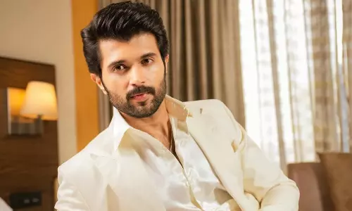 Vijay Deverakonda ने बताया थिएटर ने कैसे बदली उनकी जिंदगी Vijay Deverakonda ने बताया थिएटर ने कैसे बदली उनकी जिंदगी