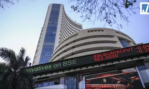 भारतीय शेयर बाजार हरे निशान में बंद; सेंसेक्स 77,000 के पार
