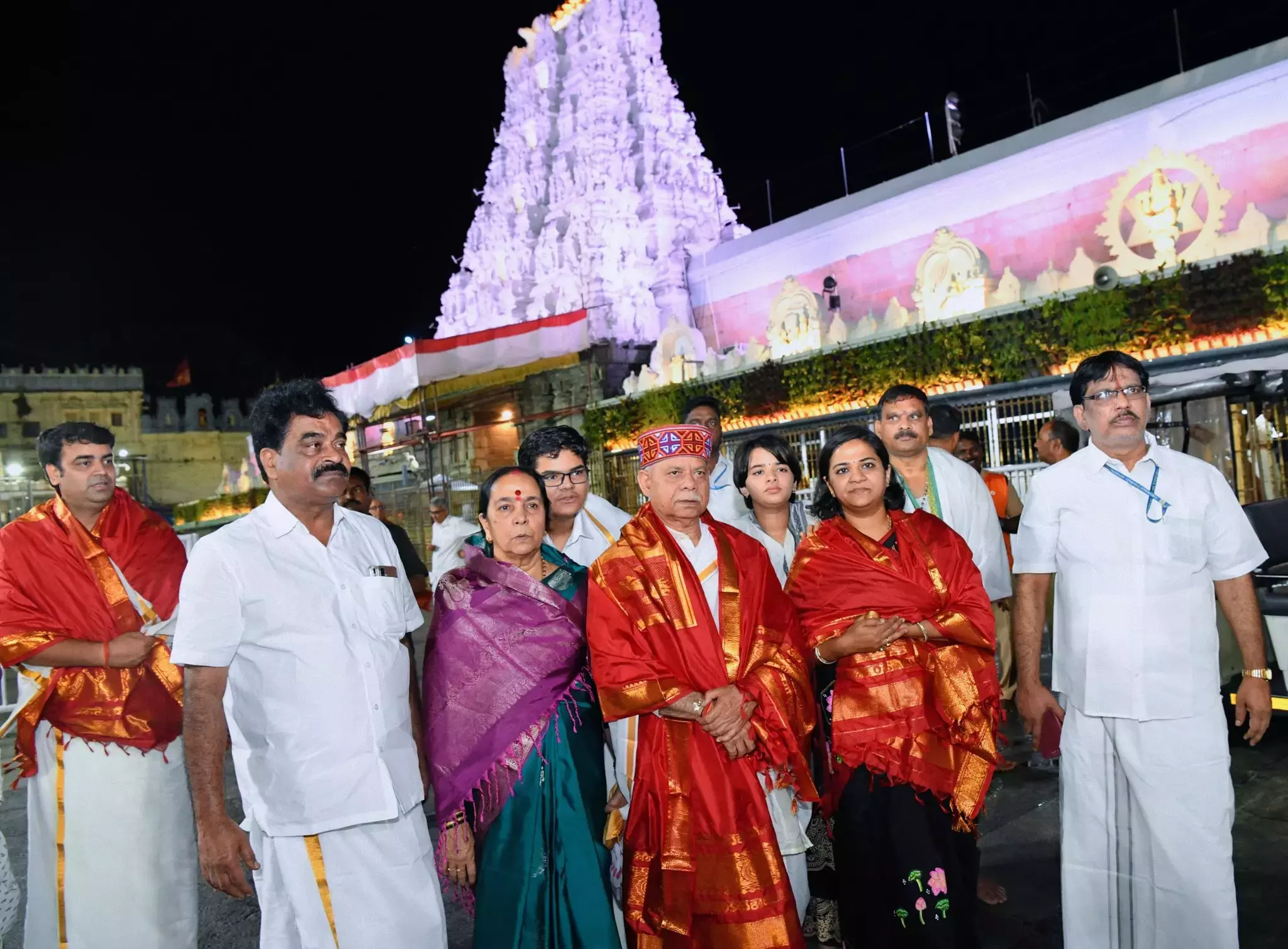 Telangana के राज्यपाल शुक्ला ने तिरुमाला में पूजा-अर्चना की Telangana के राज्यपाल शुक्ला ने तिरुमाला में पूजा-अर्चना की