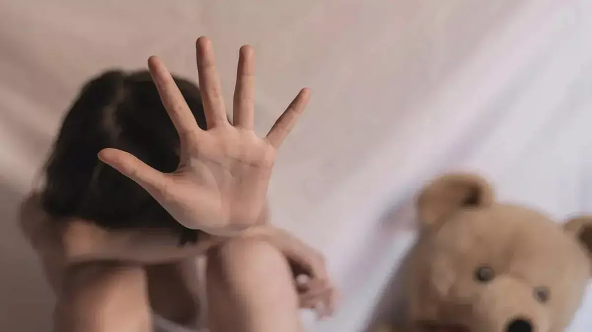 kerala: यौन उत्पीड़न मामले में पुलिस की कार्रवाई, आरोपी की तलाश जारी kerala: यौन उत्पीड़न मामले में पुलिस की कार्रवाई, आरोपी की तलाश जारी