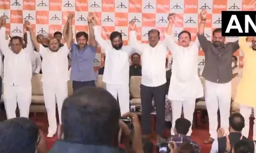 शिवसेना UBT के 6 बागी सांसद एकनाथ शिंदे खेमे में शामिल