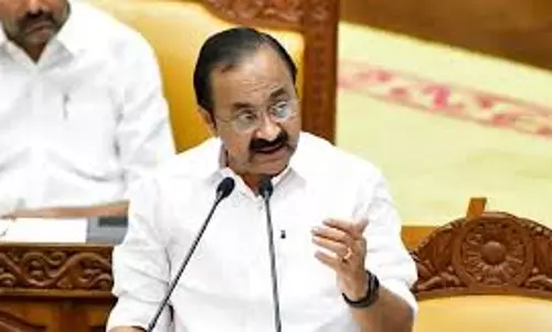 kerala: मुख्यमंत्री का ऐलान, कल्याणकारी पेंशन 3,000 रुपये तक बढ़ेगी kerala: मुख्यमंत्री का ऐलान, कल्याणकारी पेंशन 3,000 रुपये तक बढ़ेगी