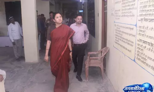 कलेक्टर ने बरमकेला तहसील कार्यालय का किया निरीक्षण कलेक्टर ने बरमकेला तहसील कार्यालय का किया निरीक्षण