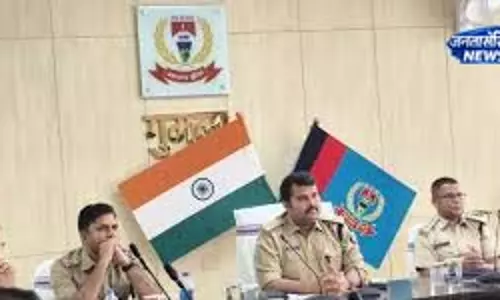 समीक्षा बैठक में एसपी का कड़ा रुख समीक्षा बैठक में एसपी का कड़ा रुख