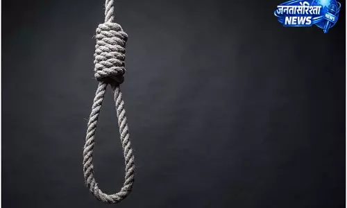 शिक्षिका का शव फांसी के फंदे पर मिला, पुलिस जांच में जुटी