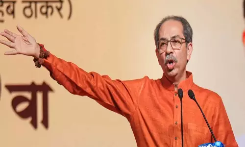हम जल्द ही अपना पक्ष रखेंगे: छह सांसदों के पाला बदलने पर Uddhav Thackeray हम जल्द ही अपना पक्ष रखेंगे: छह सांसदों के पाला बदलने पर Uddhav Thackeray