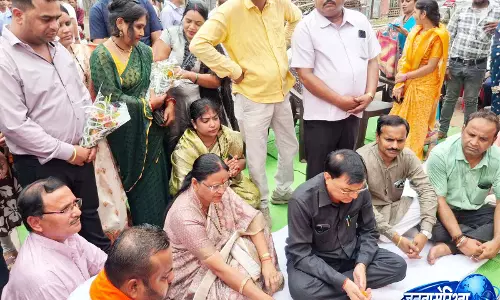 उद्योगमंत्री लखनलाल देवांगन ने सड़क डामरीकरण का कार्य कराया प्रारंभ उद्योगमंत्री लखनलाल देवांगन ने सड़क डामरीकरण का कार्य कराया प्रारंभ