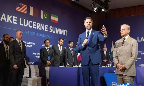 “आतंकवाद के लिए कोई फंड नहीं”: ईरानी संपत्तियों की संभावित रिहाई पर JD Vance ने बताया तरीका “आतंकवाद के लिए कोई फंड नहीं”: ईरानी संपत्तियों की संभावित रिहाई पर JD Vance ने बताया तरीका