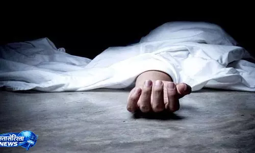 पानी पीने गए बाप-बेटे की करंट से मौत पानी पीने गए बाप-बेटे की करंट से मौत