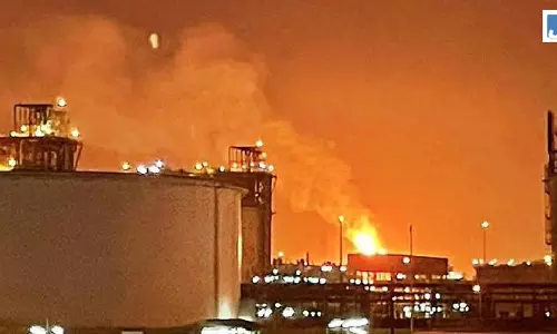 BIG BREAKING: कतर में बड़ा हादसा, गैस फैसिलिटी में धमाके पर 12 भारतीयों की मौत BIG BREAKING: कतर में बड़ा हादसा, गैस फैसिलिटी में धमाके पर 12 भारतीयों की मौत
