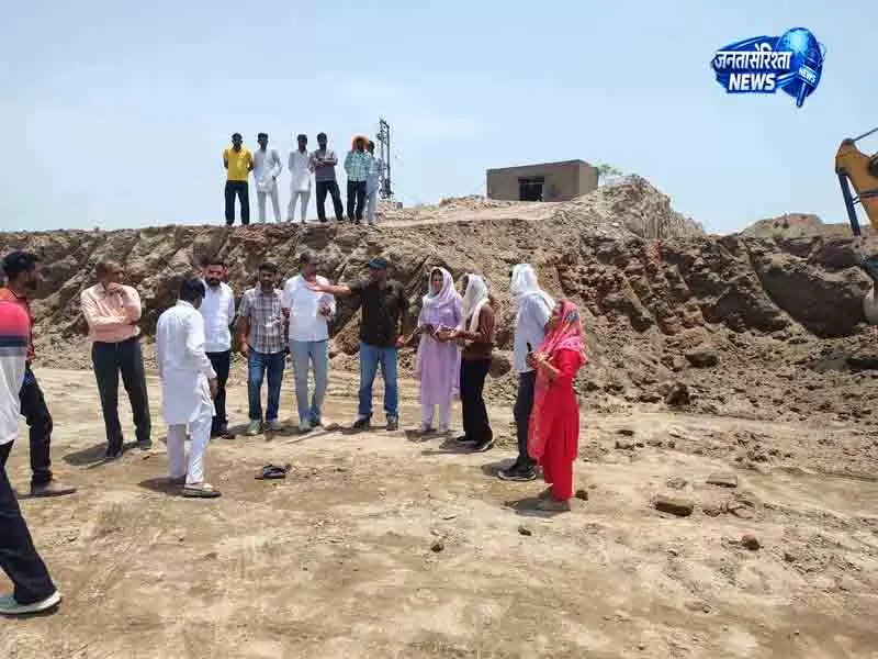 Hisar में अवैध मिट्टी खनन पर छापेमारी Hisar में अवैध मिट्टी खनन पर छापेमारी