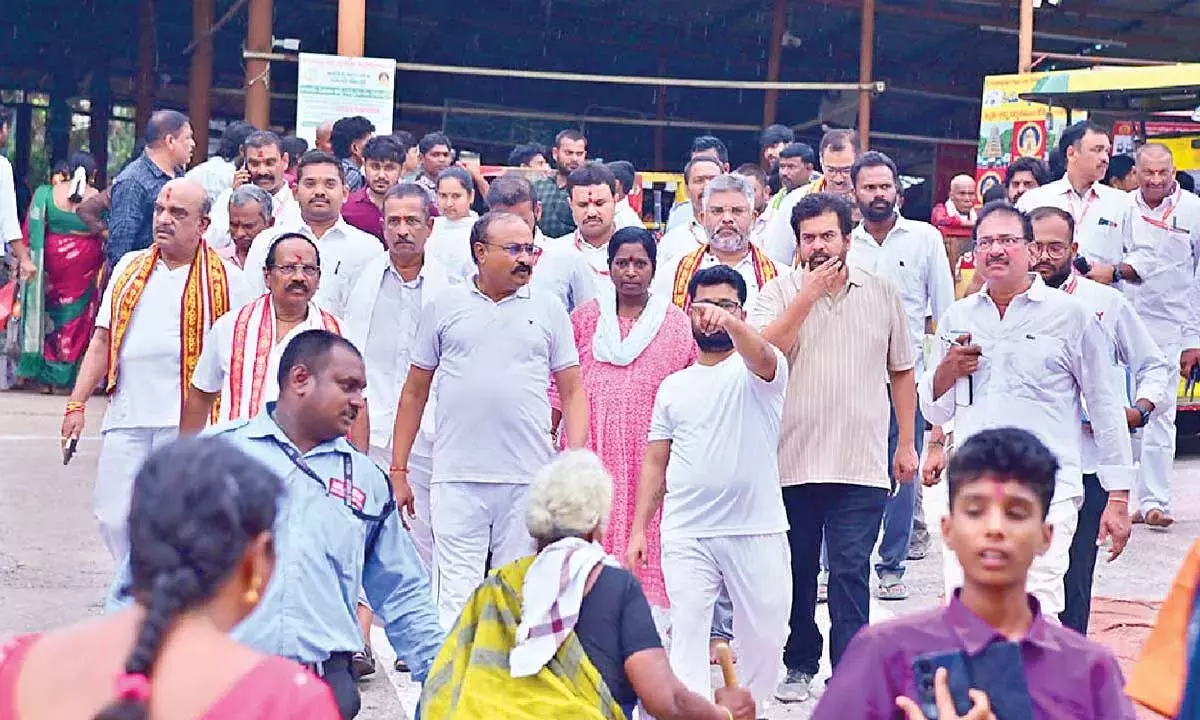 Andhra: दुर्गा मंदिर में प्रसाद बनाने की जगह तैयार हो जाएगी Andhra: दुर्गा मंदिर में प्रसाद बनाने की जगह तैयार हो जाएगी