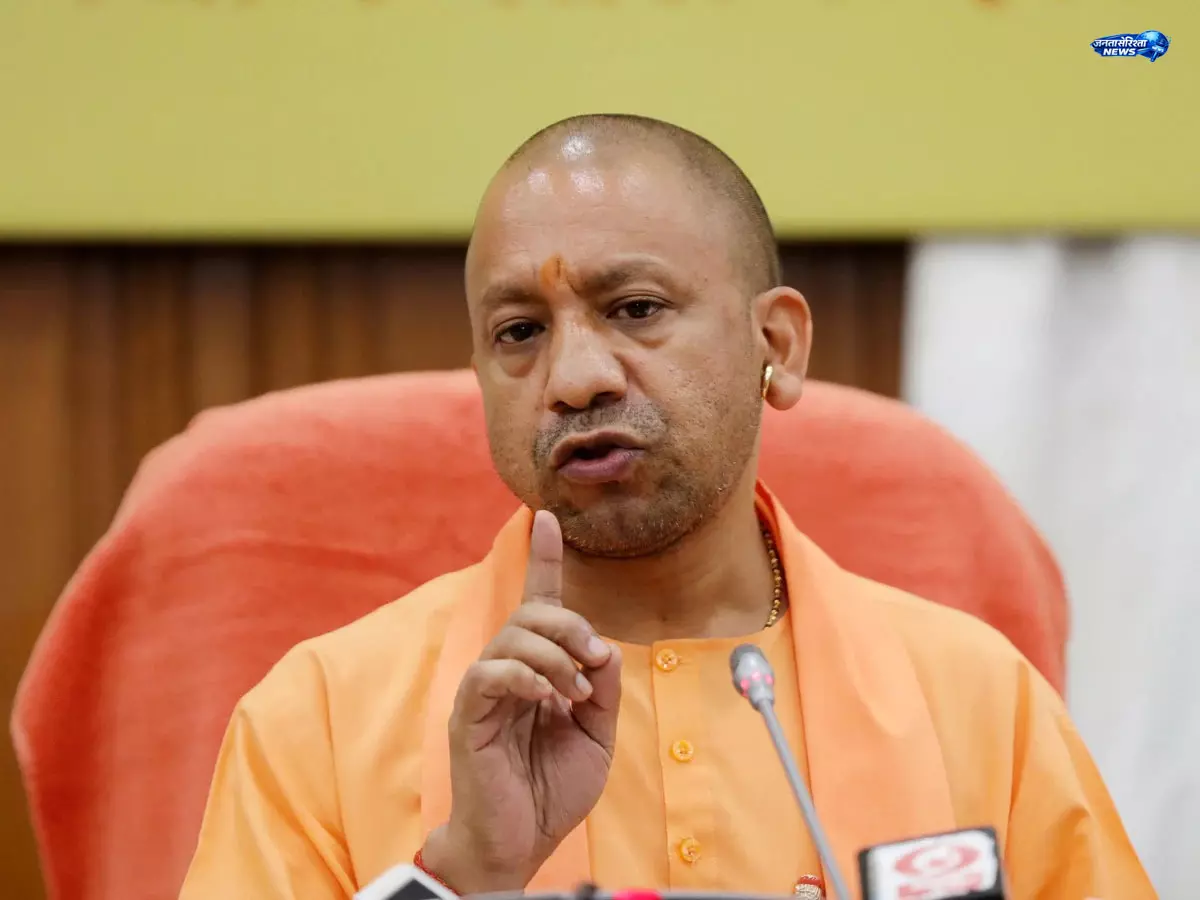 हाथरस में CM योगी का दौरा, 486 करोड़ की 125 परियोजनाओं का लोकार्पण और शिलान्यास हाथरस में CM योगी का दौरा, 486 करोड़ की 125 परियोजनाओं का लोकार्पण और शिलान्यास